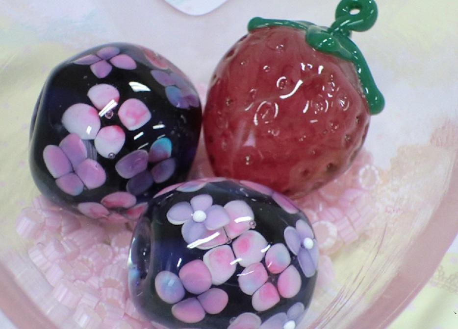 グラスアート とんぼ玉をつくる