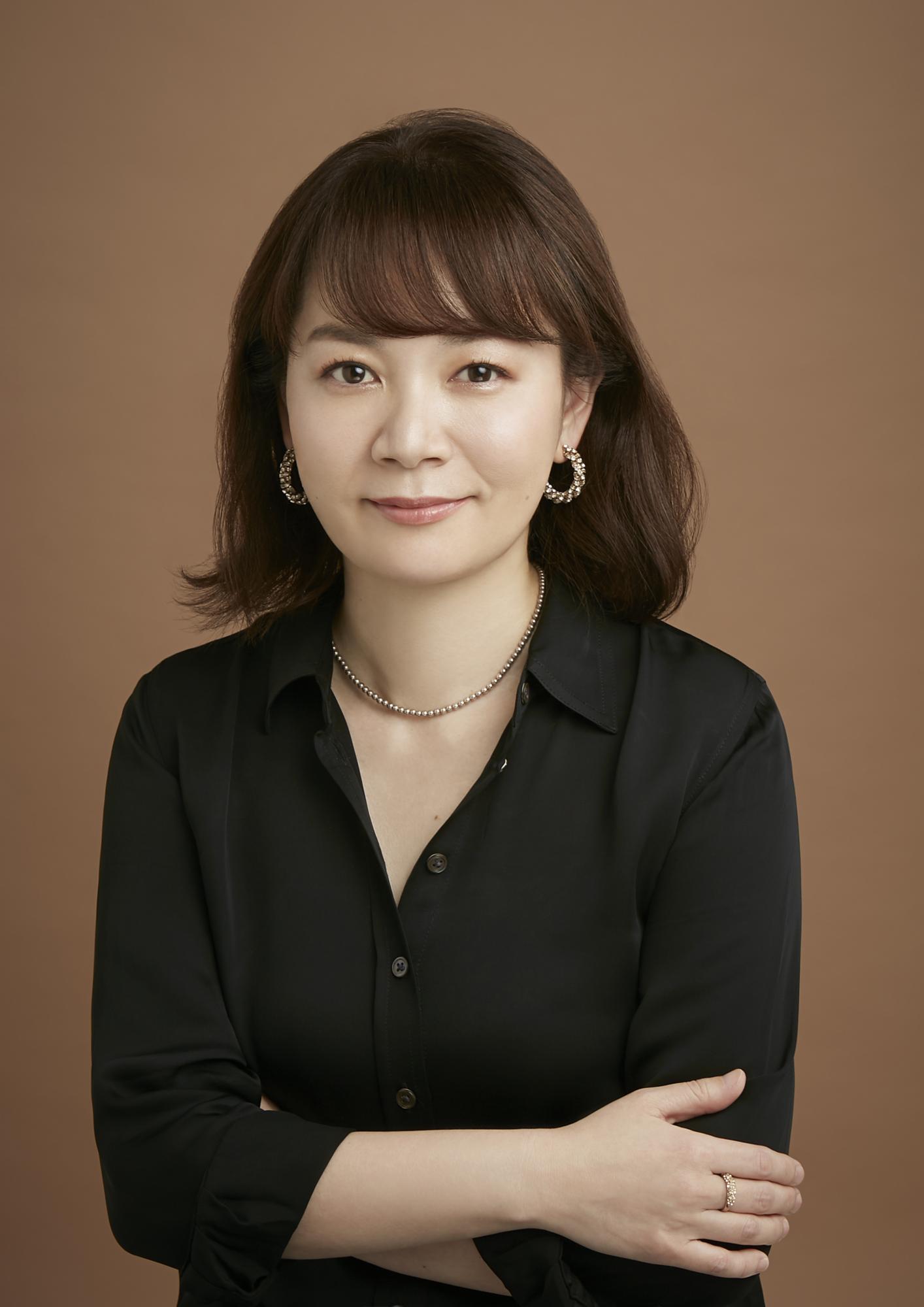 加羽沢美濃（司会・ピアノ）