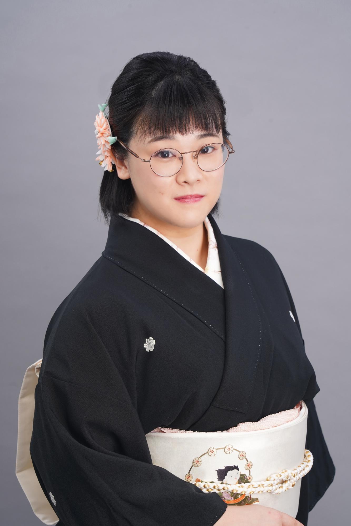 講談師　神田桜子